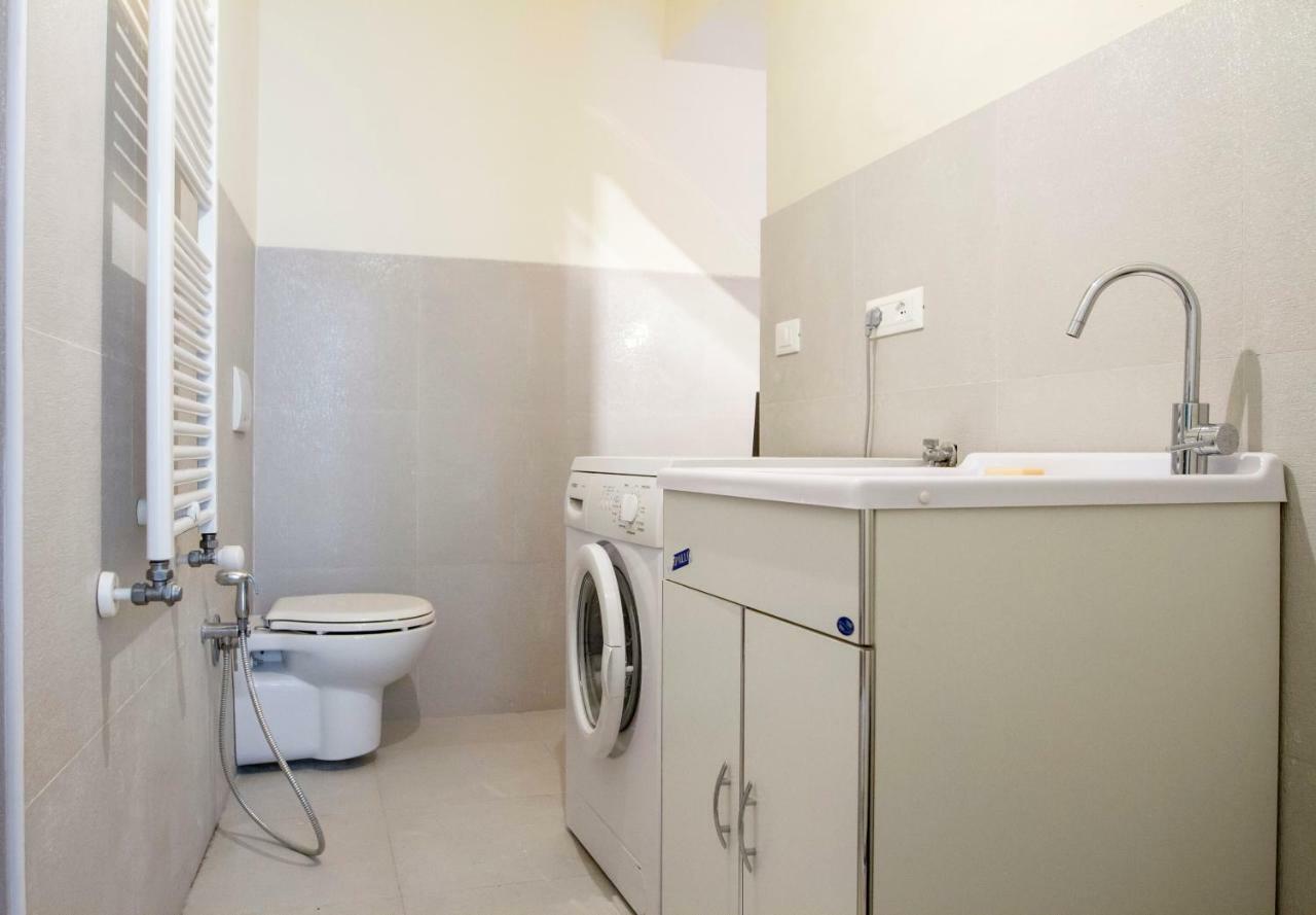 Luxrent Apartment Castello Турин Экстерьер фото